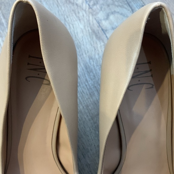 Heels - Picture 2 of 6